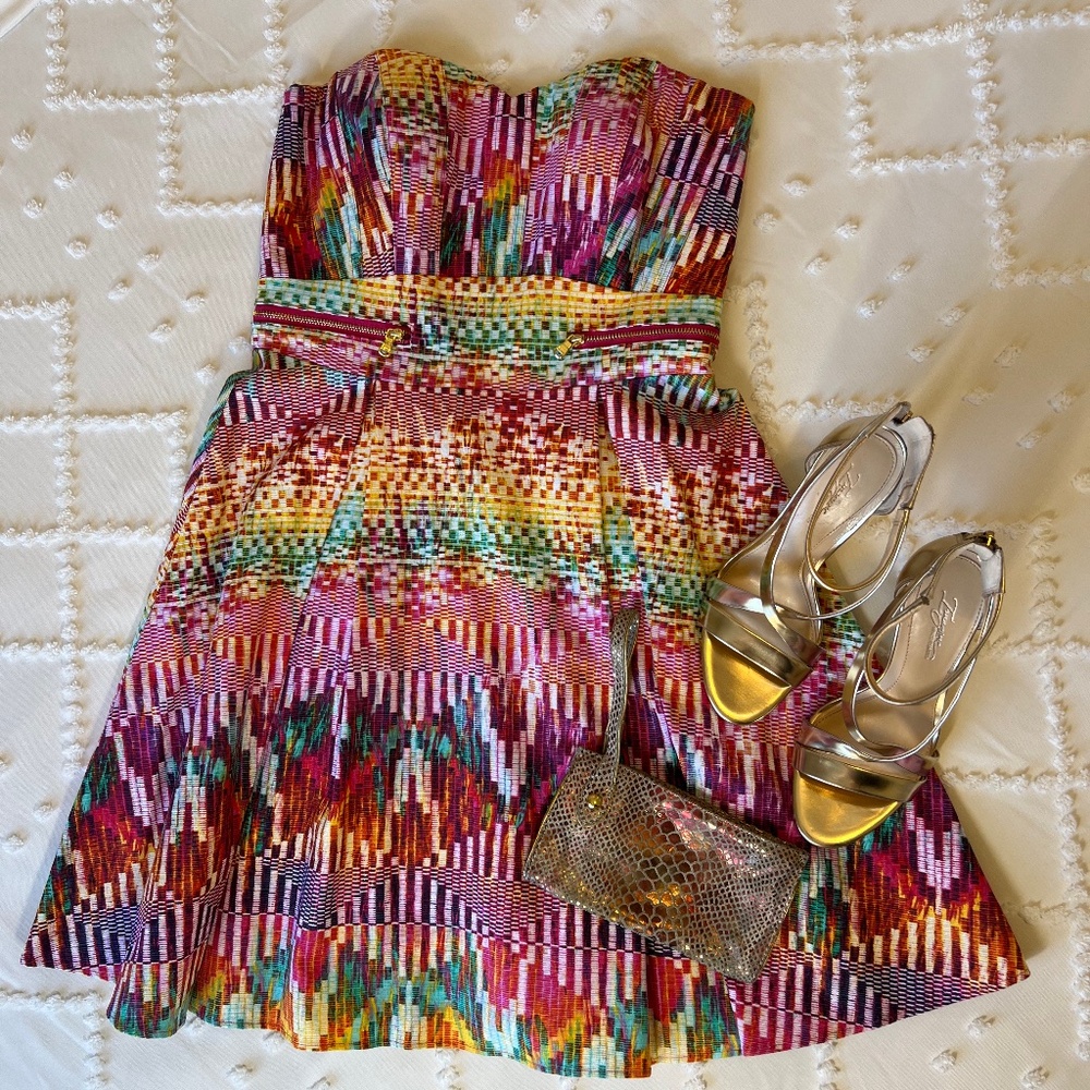 Guess by Los Angeles Strapless Dress with geometric print SIZE 8